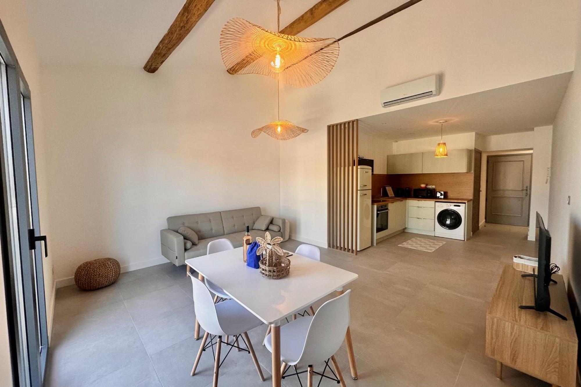 Les Palmiers - Appartement Une Chambre Vue Canal Le Grau-du-Roi Esterno foto